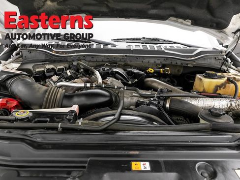Used 2017 Ford F550 2WD Regular Cab Super Duty image 7