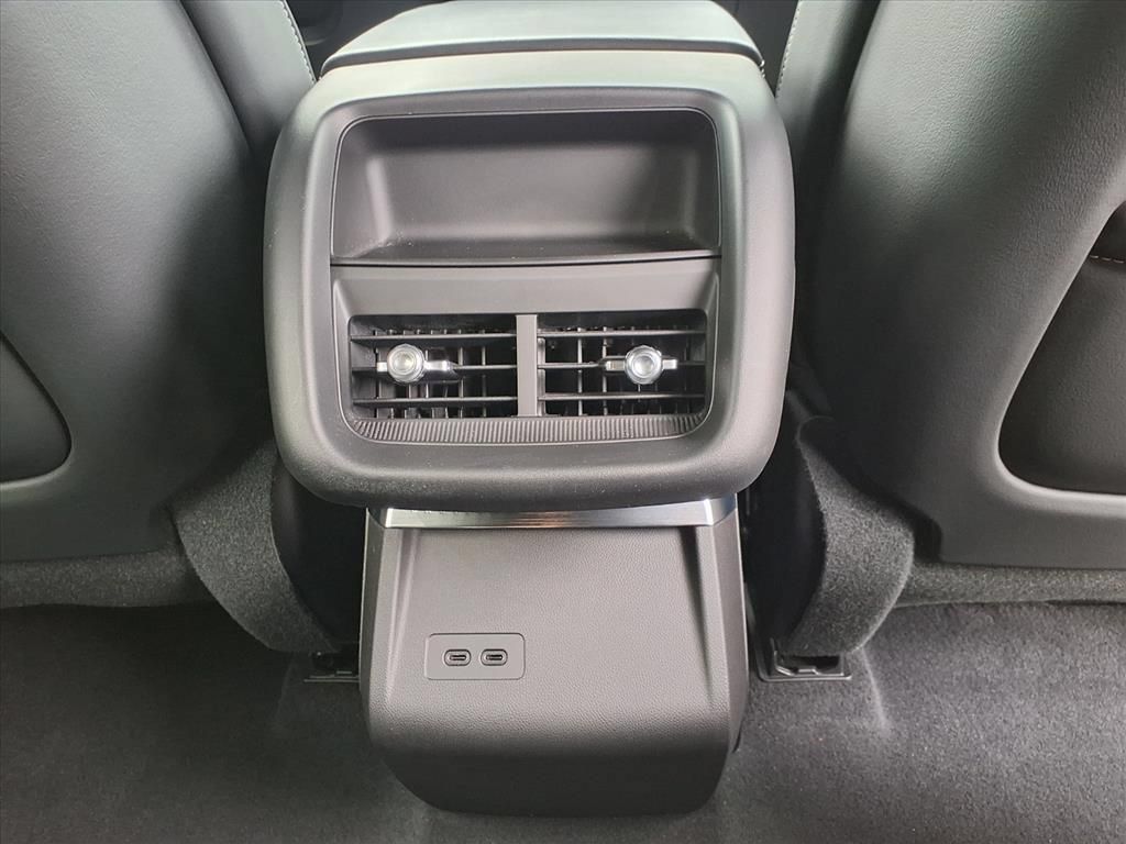 Certified 2024 Cadillac Lyriq Luxury RWD image 11