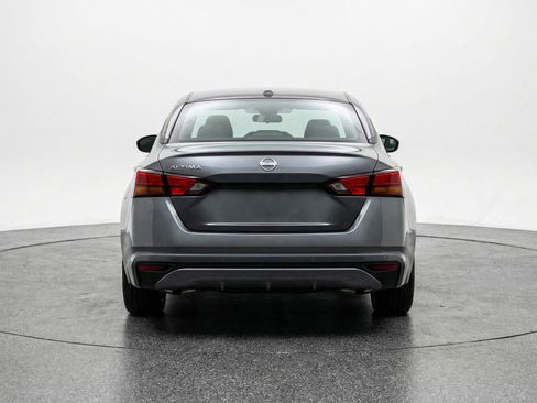 Used 2025 Nissan Altima 2.5 SV image 7