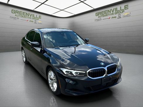 Used 2025 BMW 330i Sedan RWD image 3