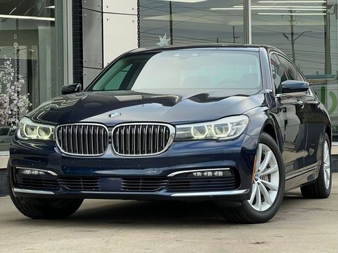 Used 2016 BMW 740i image 1