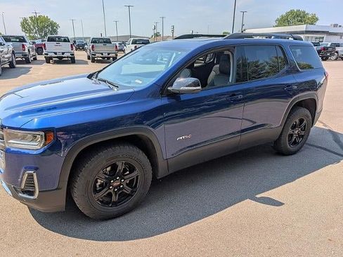 Used 2023 GMC Acadia AT4 w/ Technology Package AWD/4WD image 3