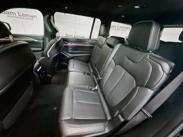 Used 2025 Jeep Grand Cherokee L Overland w/ Advanced Protech Group III AWD/4WD image 27