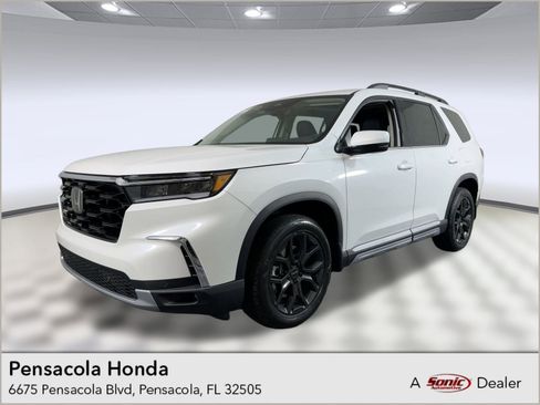 New 2025 Honda Pilot Touring image 1