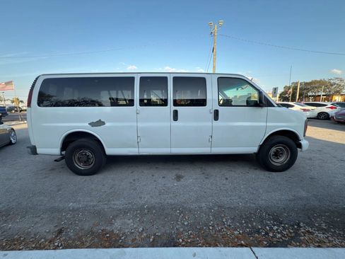Used 2002 Chevrolet Express 3500 Extended Passenger image 5