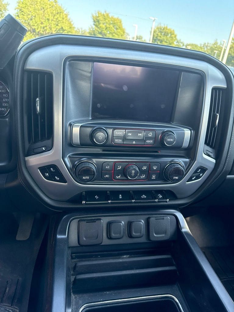 Used 2016 GMC Sierra 2500 SLT w/ Suspension Package, Off-Road AWD/4WD image 11