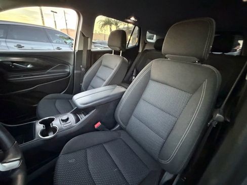 Used 2023 GMC Terrain SLE image 12