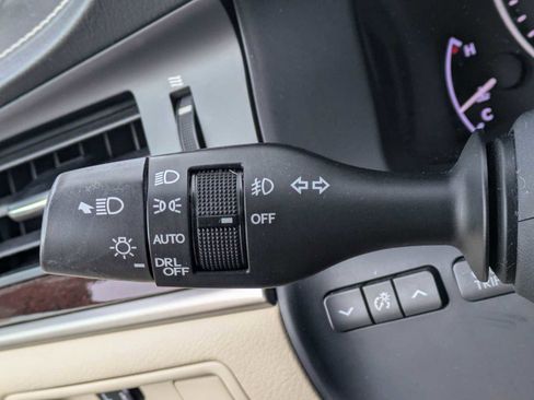 Used 2013 Lexus ES 350 4dr Sdn image 27