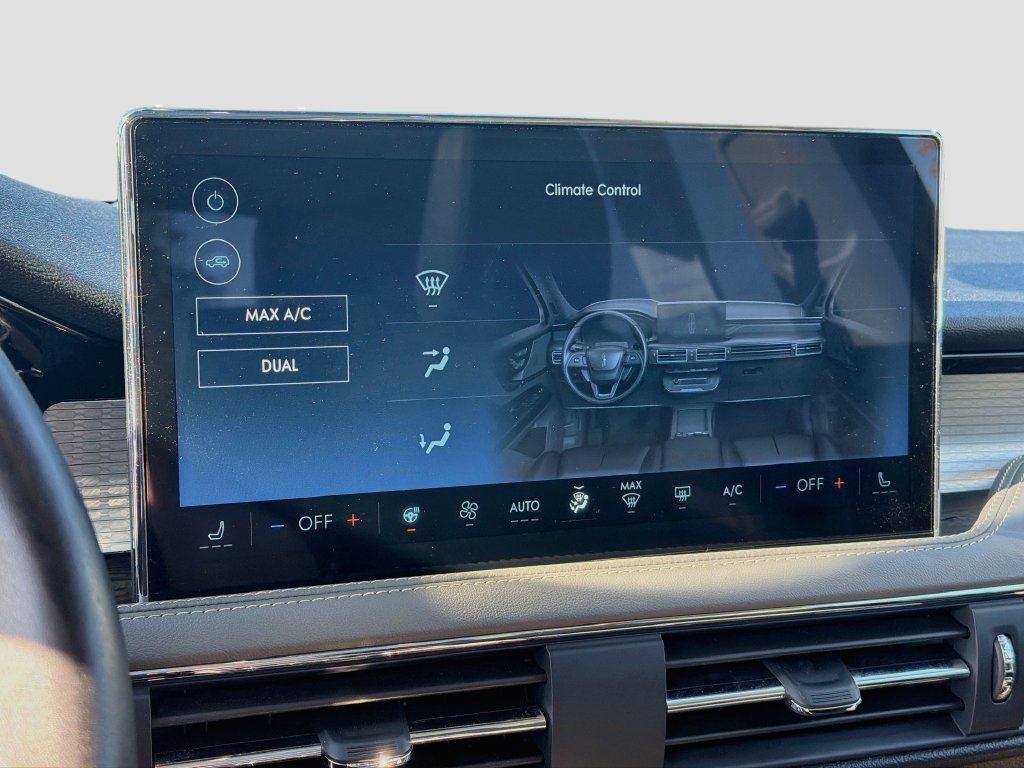 Used 2023 Lincoln Corsair AWD w/ Equipment Group 101A image 18