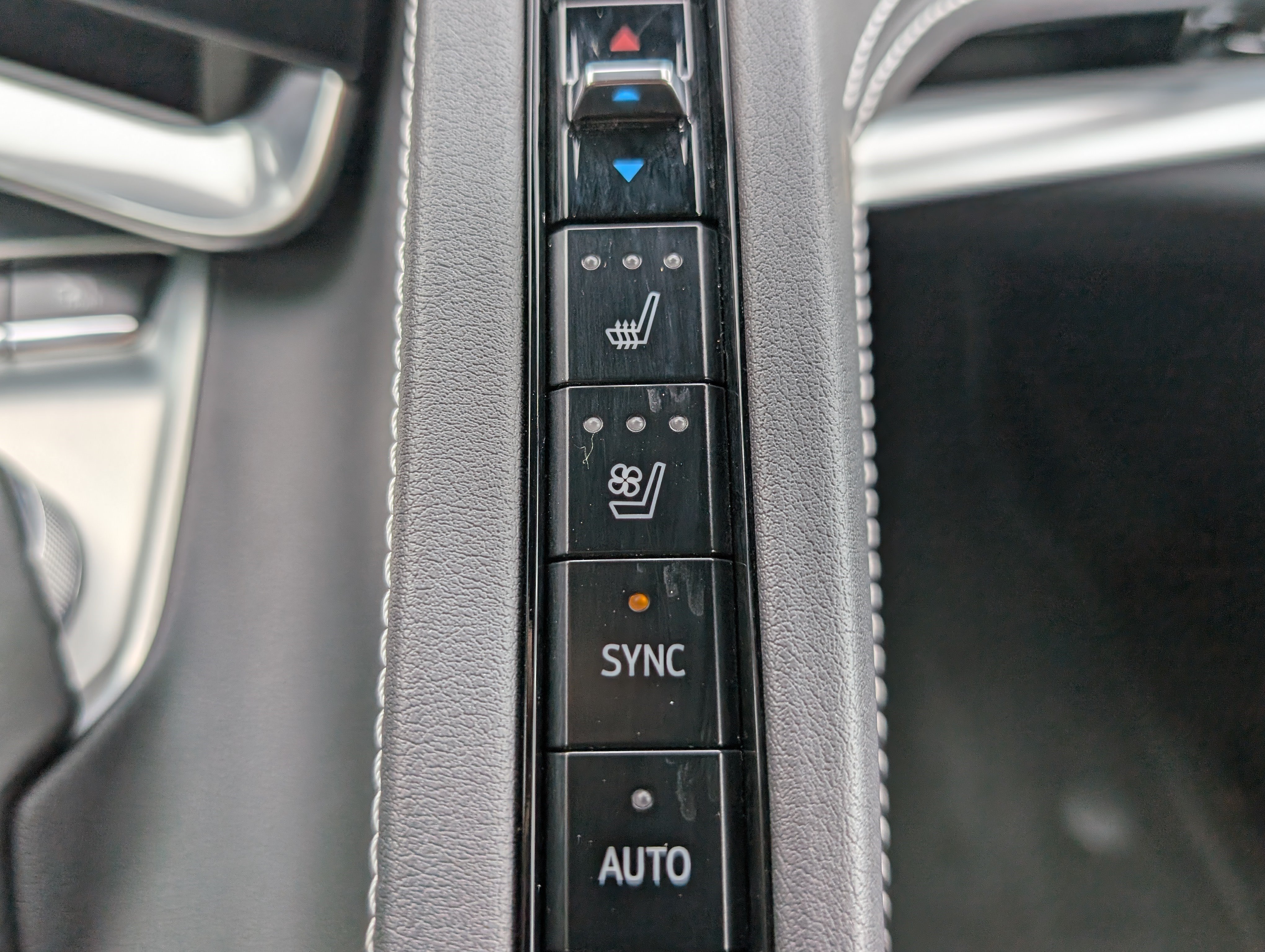 Used 2024 Chevrolet Corvette Stingray Preferred Cpe RWD image 31
