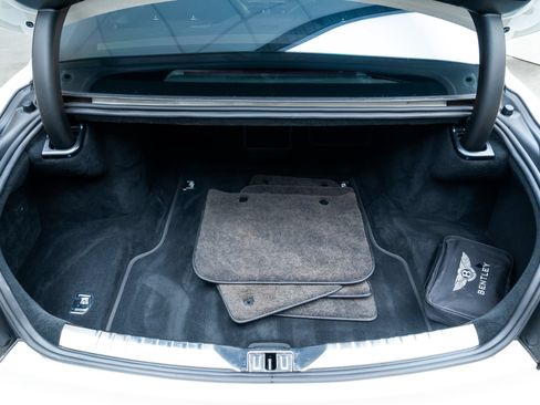 Used 2021 Bentley Flying Spur V8 AWD/4WD image 7