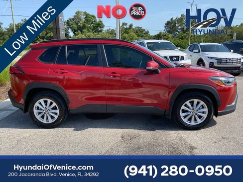 Used 2024 Toyota Corolla Cross LE w/ Moonroof Package FWD image 40