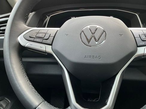 Certified 2023 Volkswagen Jetta SE w/ Panoramic Sunroof Package image 21