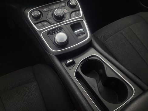 Used 2015 Chrysler 200 Limited FWD image 26