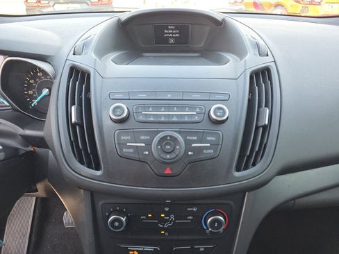 Used 2019 Ford Escape S image 19