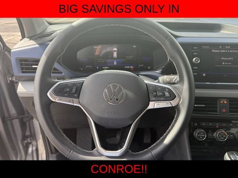 Used 2024 Volkswagen Taos SE AWD/4WD image 14