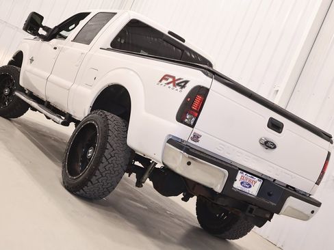 Used 2016 Ford F250 Lariat w/ Lariat Ultimate Package image 40