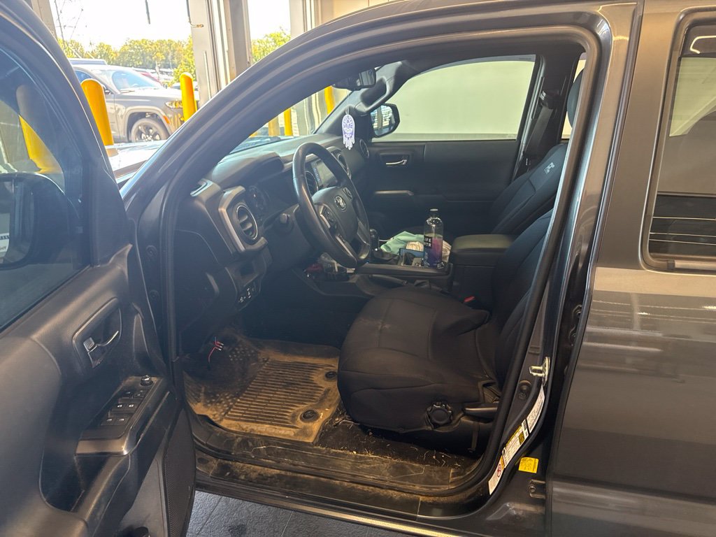 Used 2018 Toyota Tacoma TRD Off-Road AWD/4WD image 6