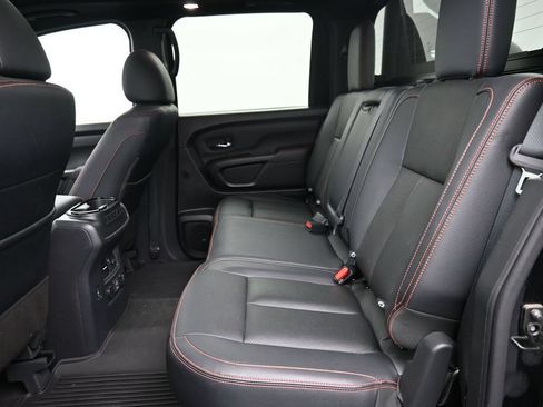 Used 2024 Nissan Titan PRO-4X w/ Pro-4x Convenience Package AWD/4WD image 15
