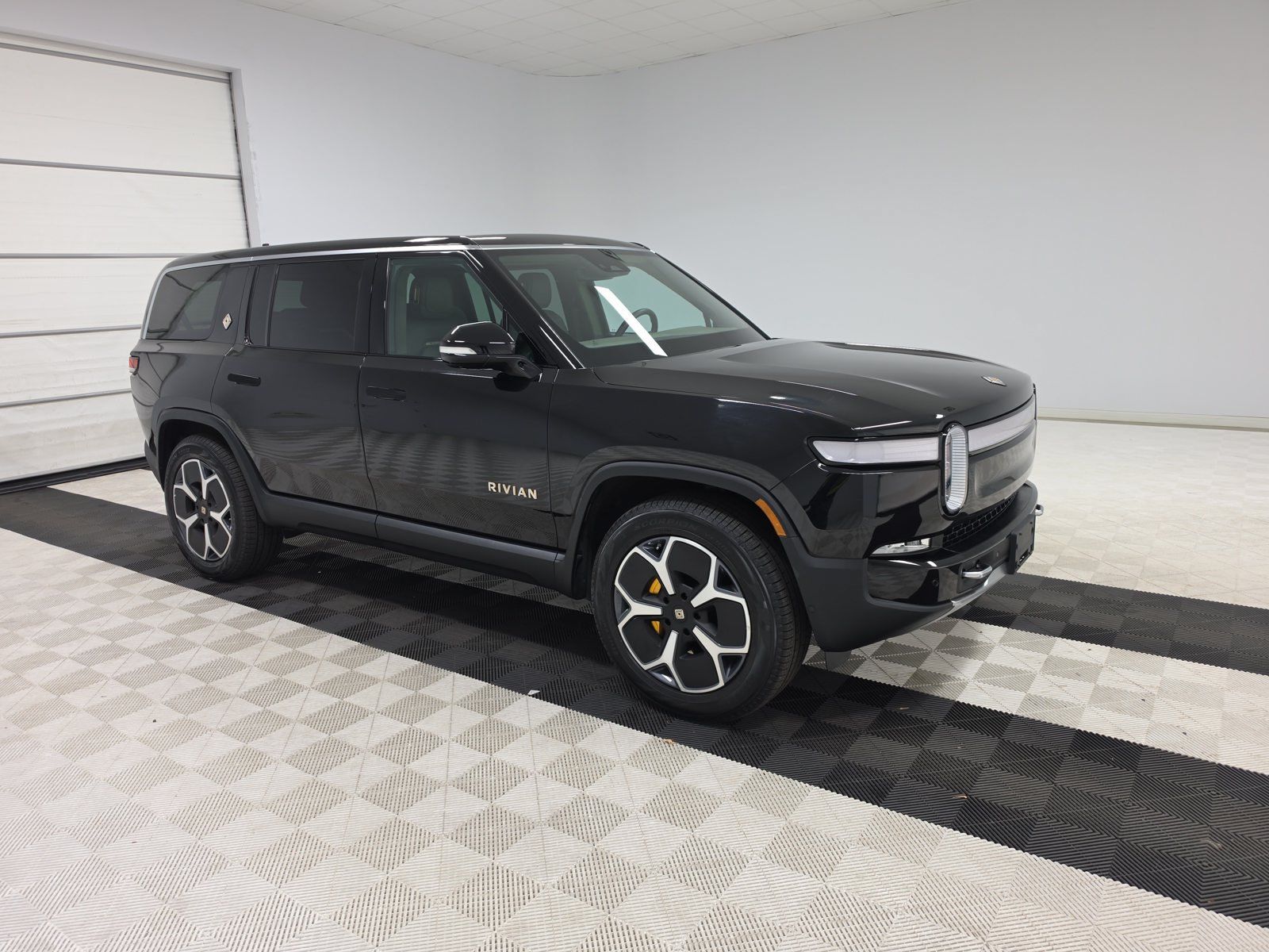 Used 2023 Rivian R1S Adventure Quad AWD/4WD image 7