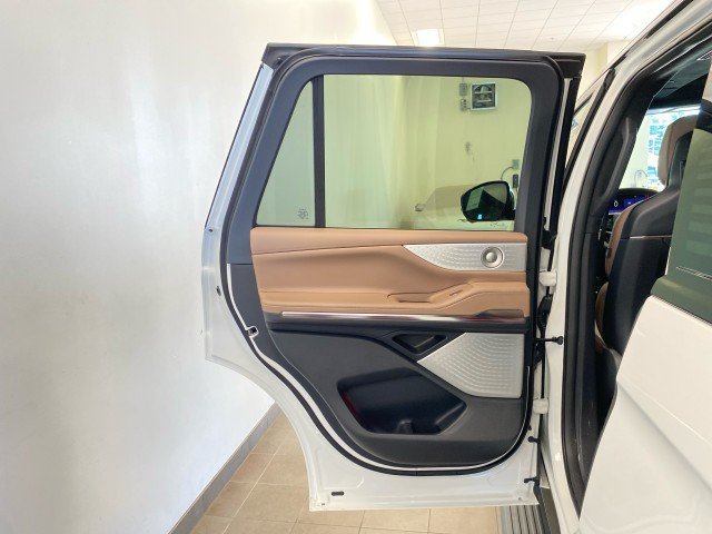 New 2027 Lincoln Navigator Black Label AWD/4WD image 11