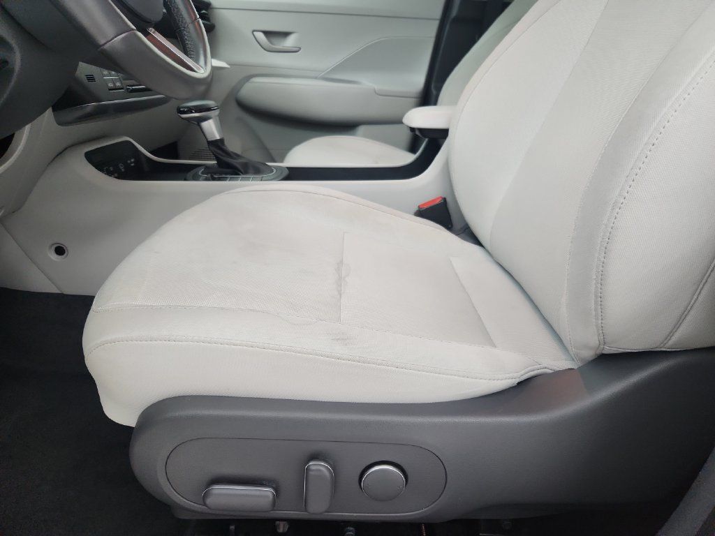 Used 2025 Hyundai Kona SEL AWD/4WD image 22