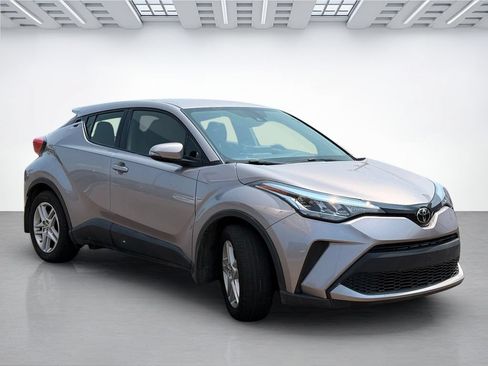 Used 2020 Toyota C-HR LE FWD image 3