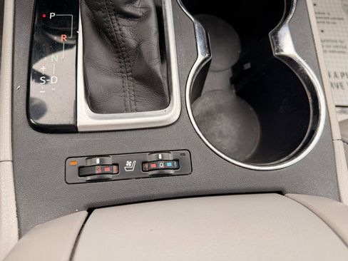 Used 2016 Toyota Highlander Limited Platinum image 40