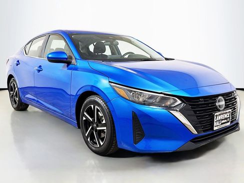 Used 2024 Nissan Sentra SV image 3