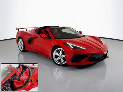 Used 2020 Chevrolet Corvette Stingray Coupe w/ 1LT RWD image 2