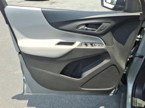 Used 2023 Chevrolet Equinox LT FWD image 9