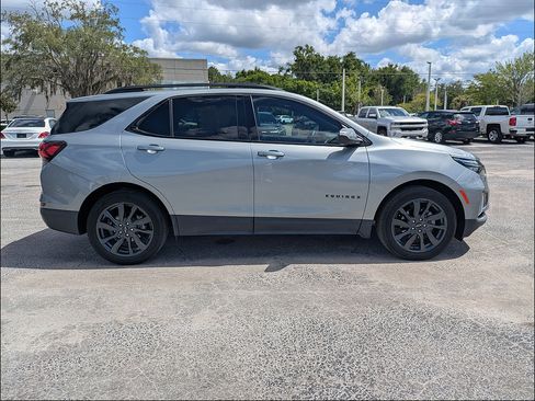 Used 2023 Chevrolet Equinox RS FWD image 4