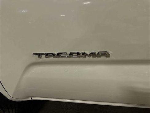 Certified 2023 Toyota Tacoma TRD Off-Road image 25