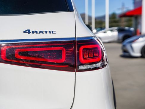 Used 2022 Mercedes-Benz GLS 450 4MATIC image 13