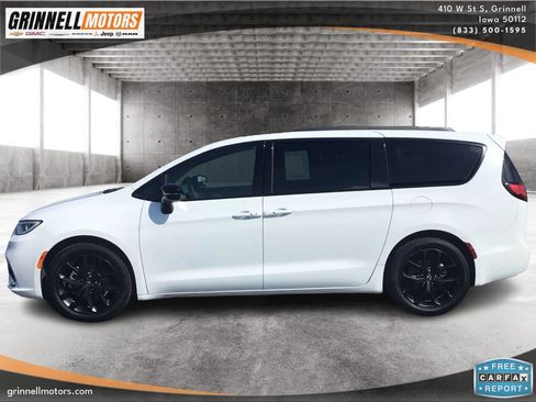 Used 2026 Chrysler Pacifica Limited w/ S Appearance Package FWD image 8