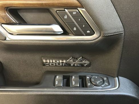 Used 2024 Chevrolet Silverado 1500 High Country w/ Z71 Off-Road Package image 18