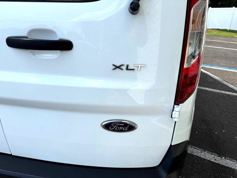 Used 2016 Ford Transit Connect XLT image 5