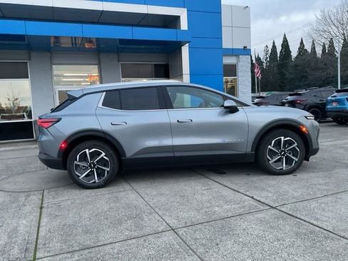 New 2026 Chevrolet Equinox EV LT image 9