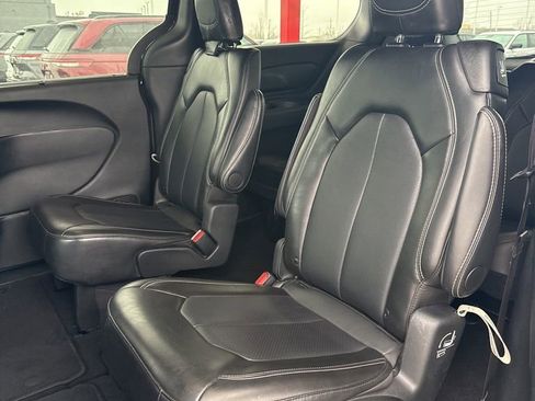 Used 2025 Chrysler Pacifica Select FWD image 20