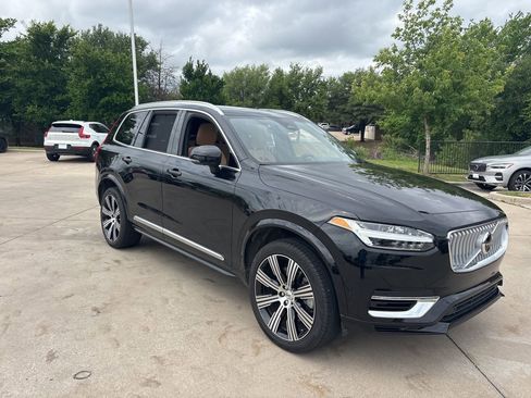 Used 2025 Volvo XC90 T8 Ultra w/ Protection Package Premier image 3