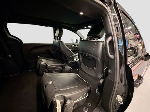 Used 2019 Chrysler Pacifica Limited w/ Advanced Safetytec Group image 28