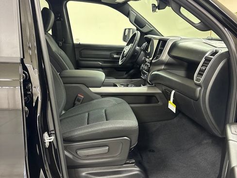 New 2026 RAM 1500 Express AWD/4WD image 23
