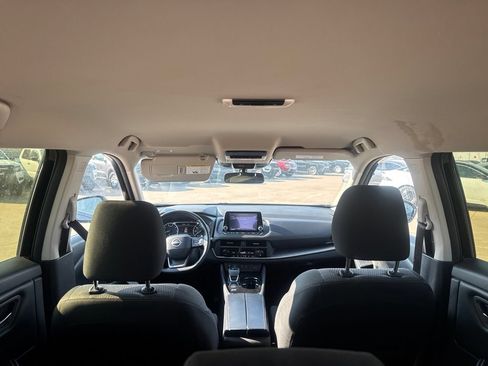 Certified 2025 Nissan Rogue SV FWD image 35