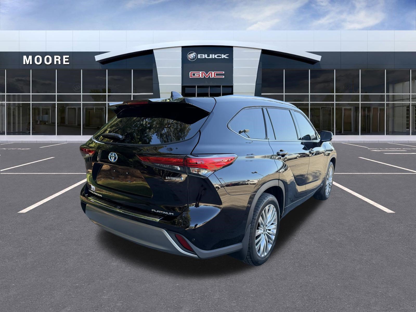 Used 2022 Toyota Highlander Platinum AWD/4WD image 3