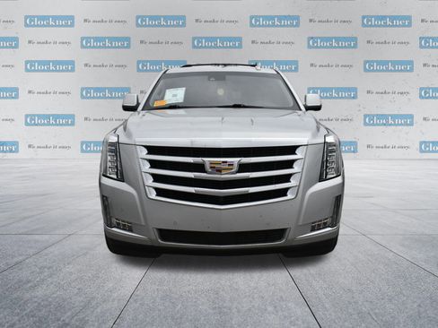 Used 2017 Cadillac Escalade Premium Luxury image 8