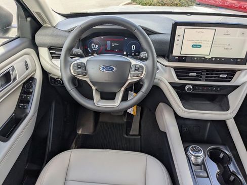 New 2026 Ford Explorer Active w/ Active Comfort Package image 17