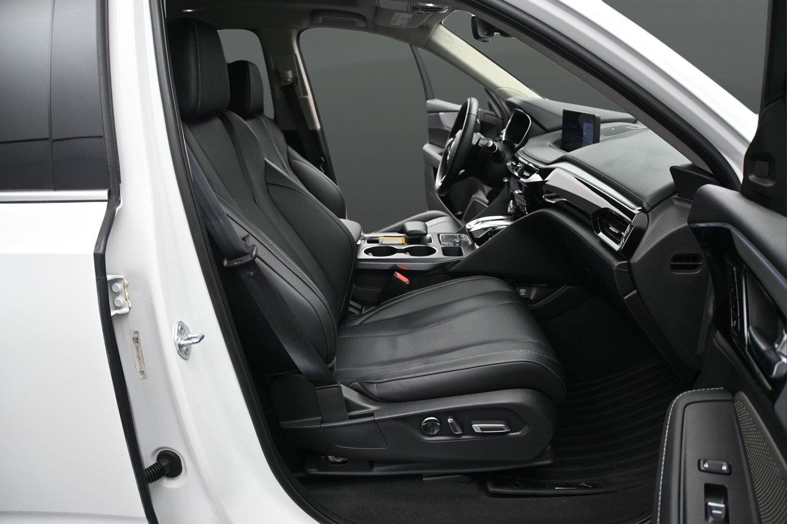 Certified 2024 Acura MDX w/ Technology Package AWD/4WD image 16