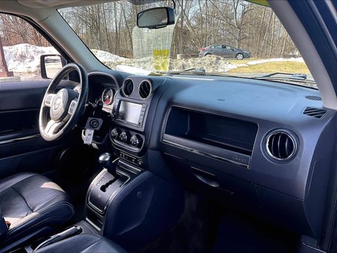 Used 2015 Jeep Patriot Limited image 20
