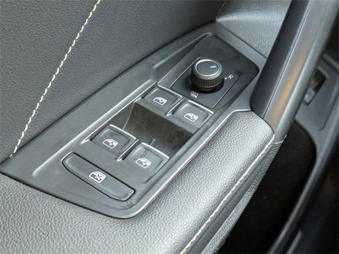 Certified 2023 Volkswagen Tiguan SE R-Line image 27