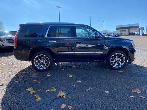 Used 2020 Cadillac Escalade Premium Luxury image 6
